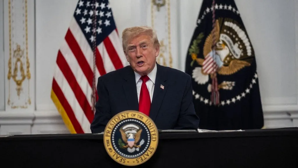 تڕەمپ بڕیاری ڕاگرتنی کۆچکردنی لە وڵاتانی جیهانی سێیەم بۆ ئەمریکا دەرکرد