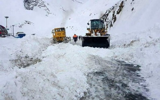چوارشەممە بەهۆی سەرماوە لە رۆژهەڵاتی کوردستان پشووە